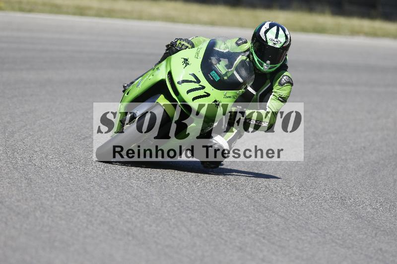 Archiv-2025/17 17.05.2025 PROMAX ADR/Gruppe gruen/711